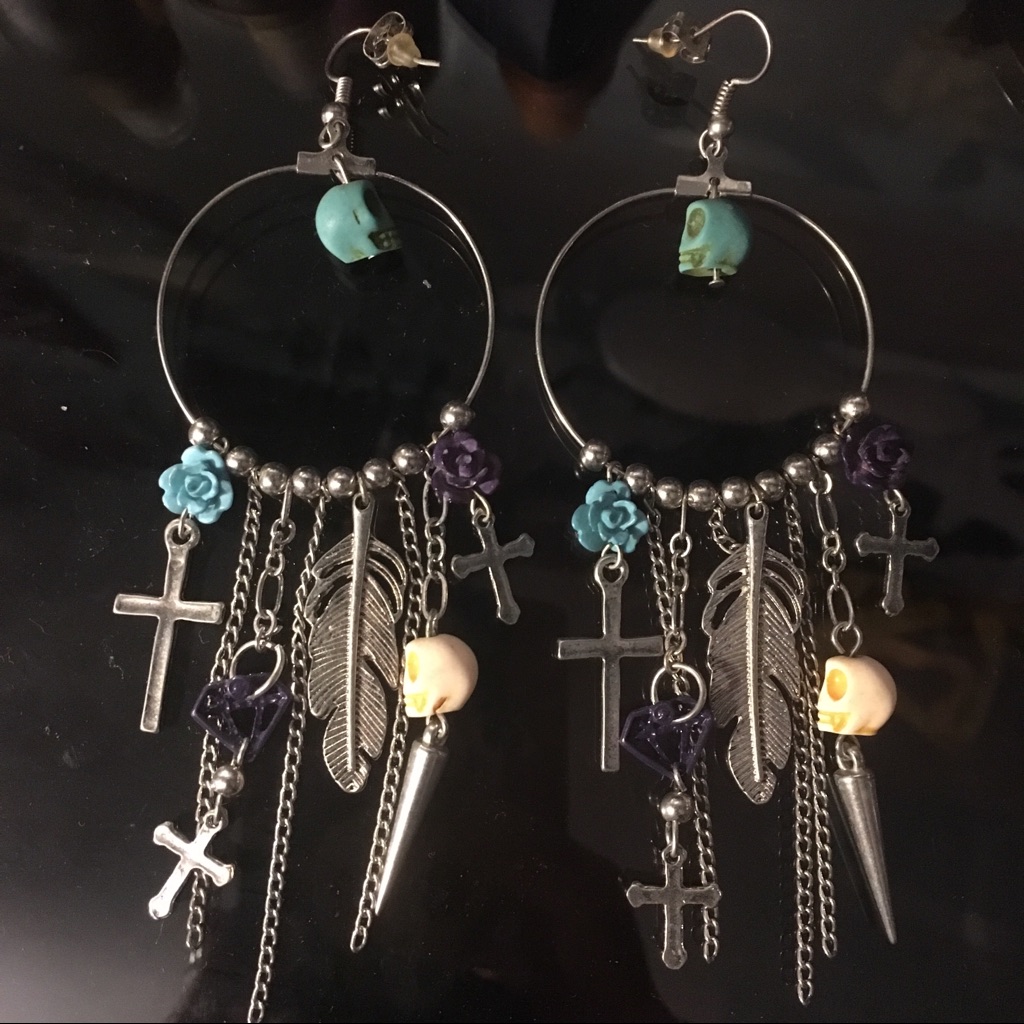 Nwot Dangle Earrings 10$